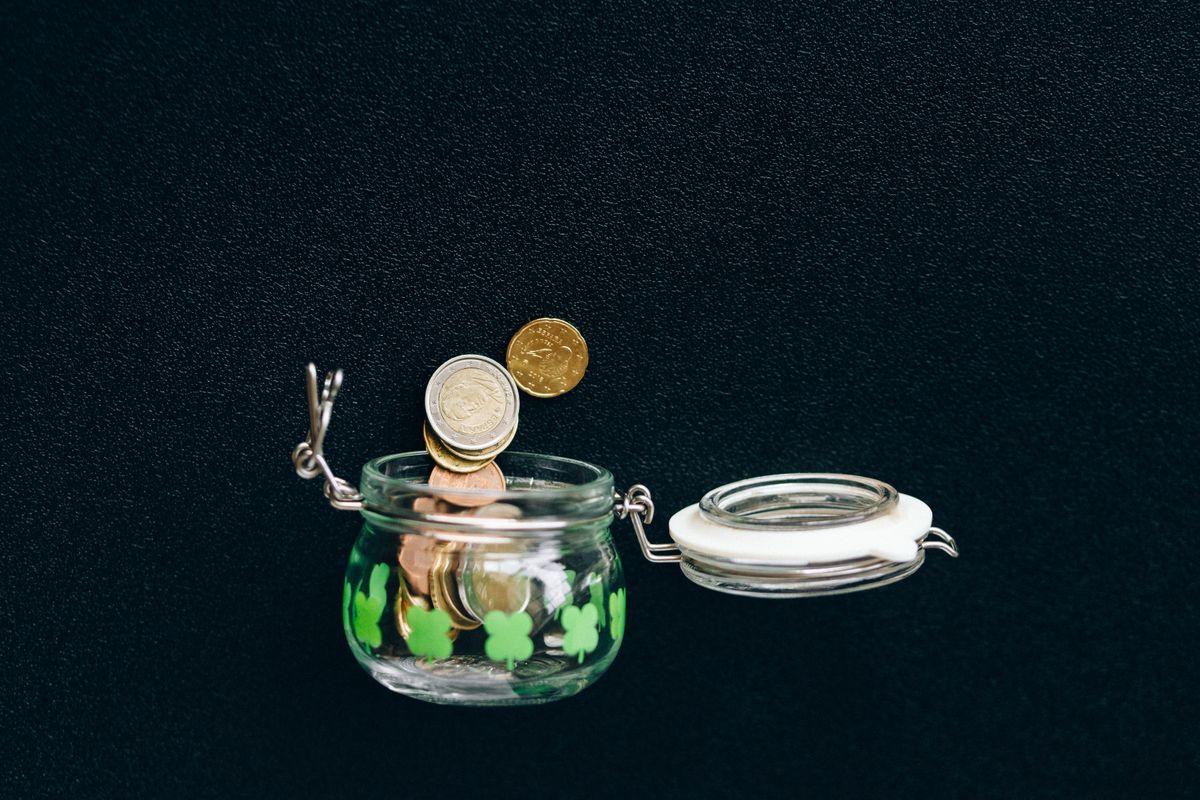 Celengan koin untuk cashback mingguan